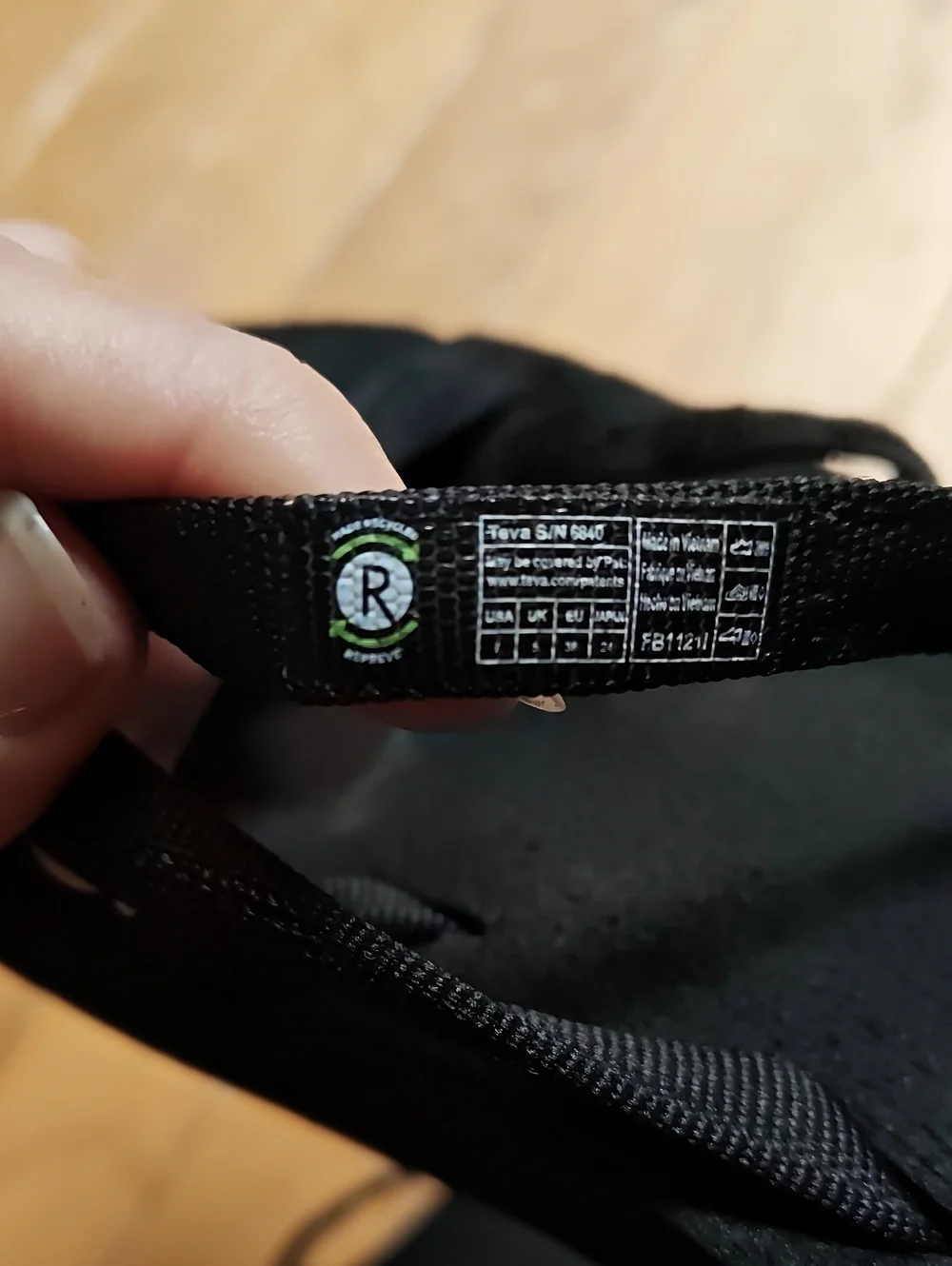 Teva Olowahu Strappy Sandals 7